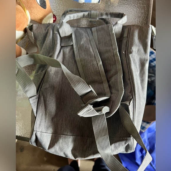 Medium size diaper bag, brand new - Picture 2 of 2